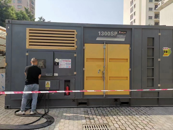 屯城镇如何根据实际需求选择合适电压和功率的柴油发电机组？