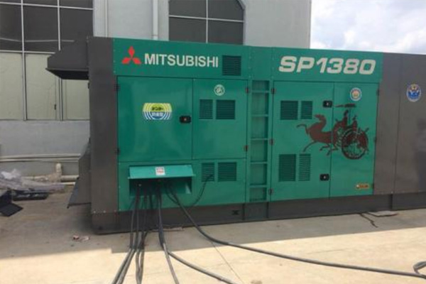 屯城镇为什么有些柴油发电机组的输出电压可以调节？