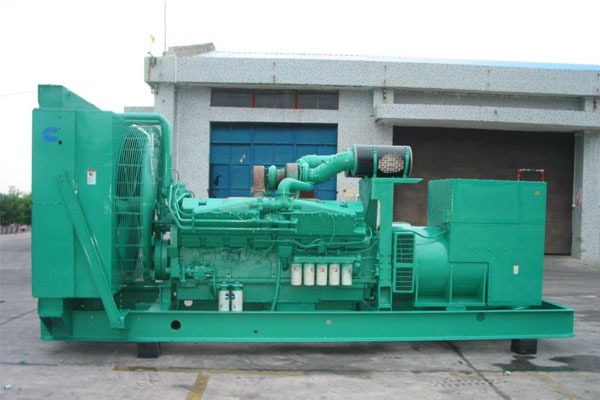 屯城镇工厂发电机应急发电时如何更准确地检查发电机状态？