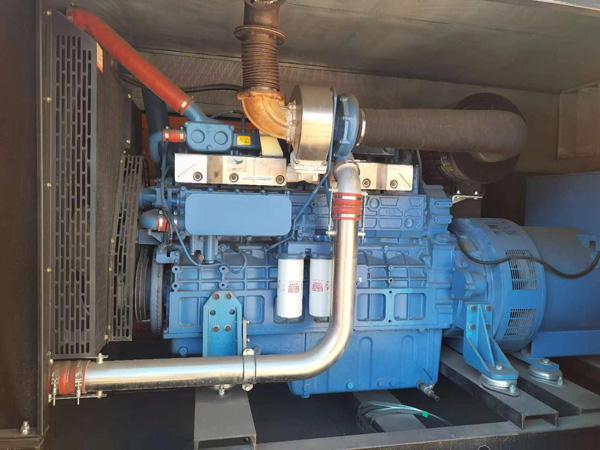 屯城镇燃油消耗率与进气温度的具体关系是什么？