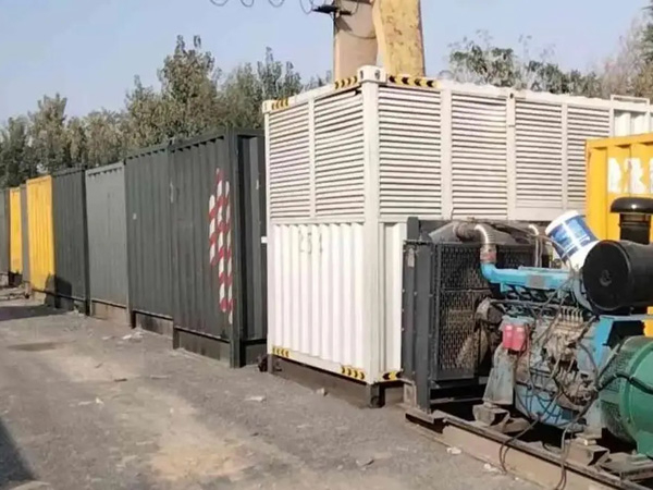 屯城镇200KW柴油发电机机组每小时油耗是多少？