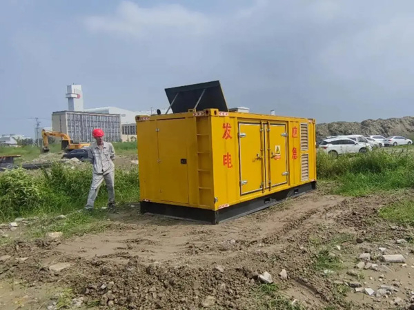 屯城镇冬季低温环境下，发电机组启动电瓶的容量需求是否会增加？